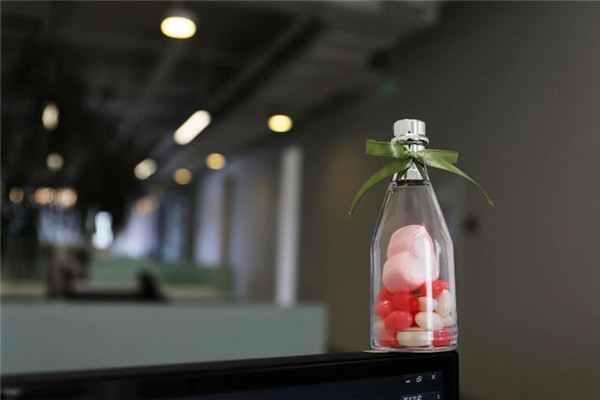 梦见吃喜糖是什么意思 梦见吃喜糖是什么意思